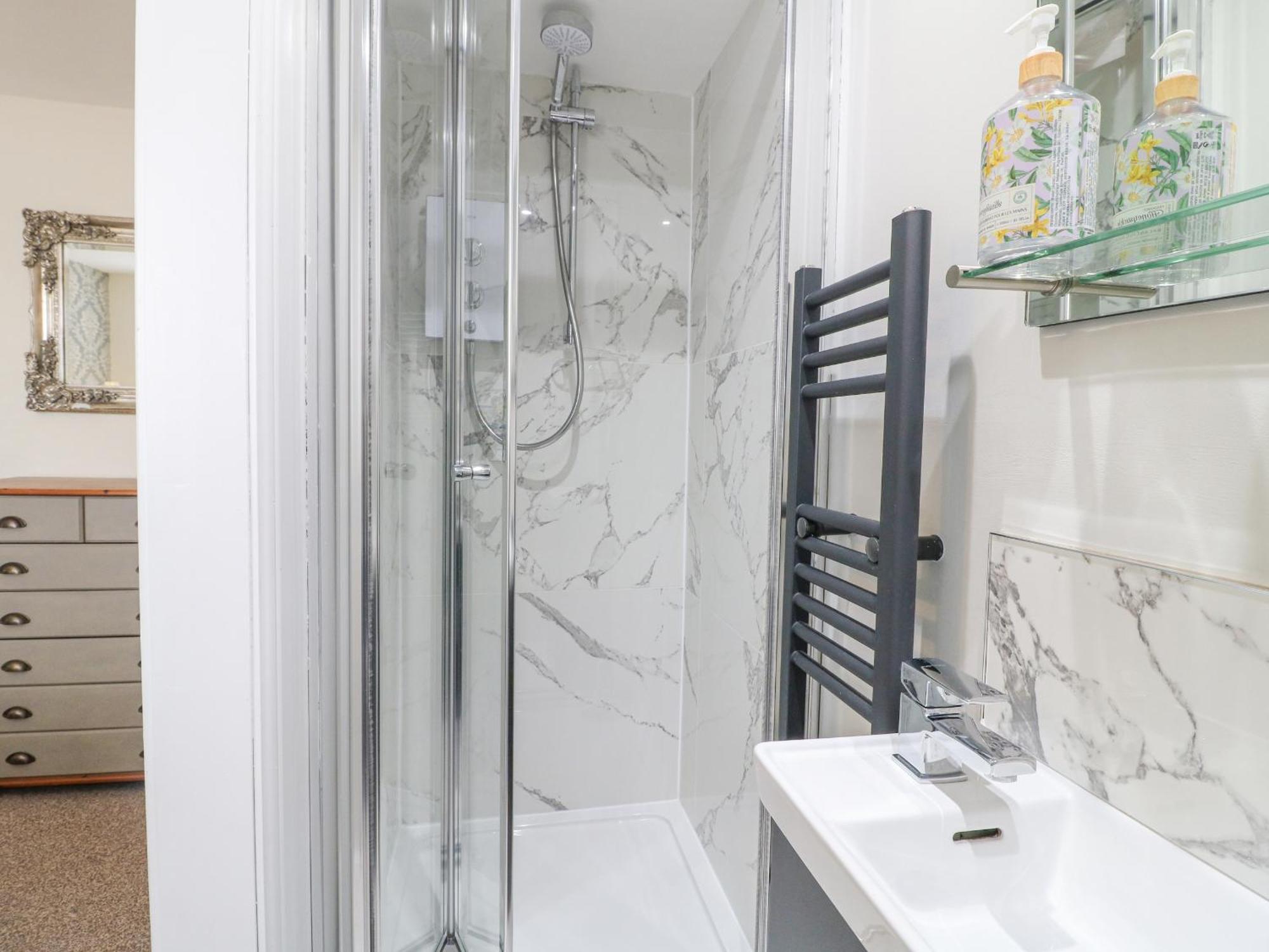 Matlock Maisonette ภายนอก รูปภาพ